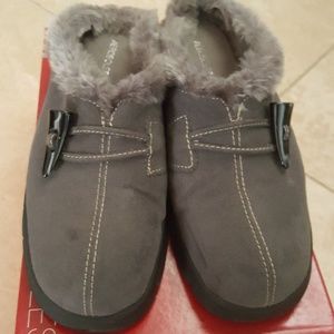 New Aerosoles Clogs 7M size